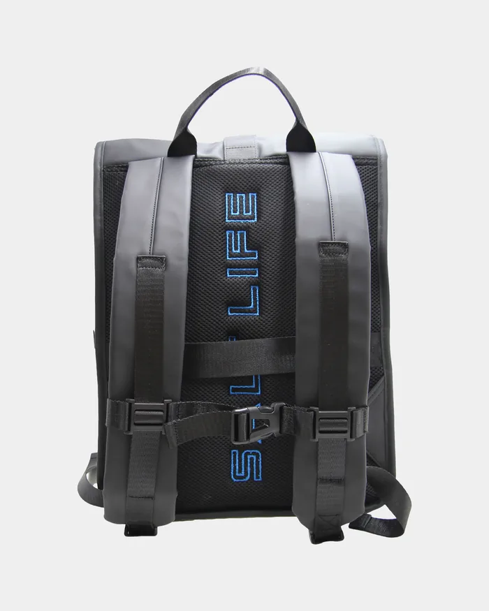 Hamelin Coated Fabric 20L Backpack With Front Zip Pocket And Clip - Image 2